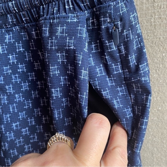 Lululemon Bowline Short *8" IKat Check White True Navy - Picture 5 of 6